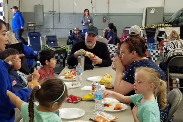 2017 Pinewood Derby Pack 703_Families Eating Before Racing _ Mission Viejo Auto Collision
